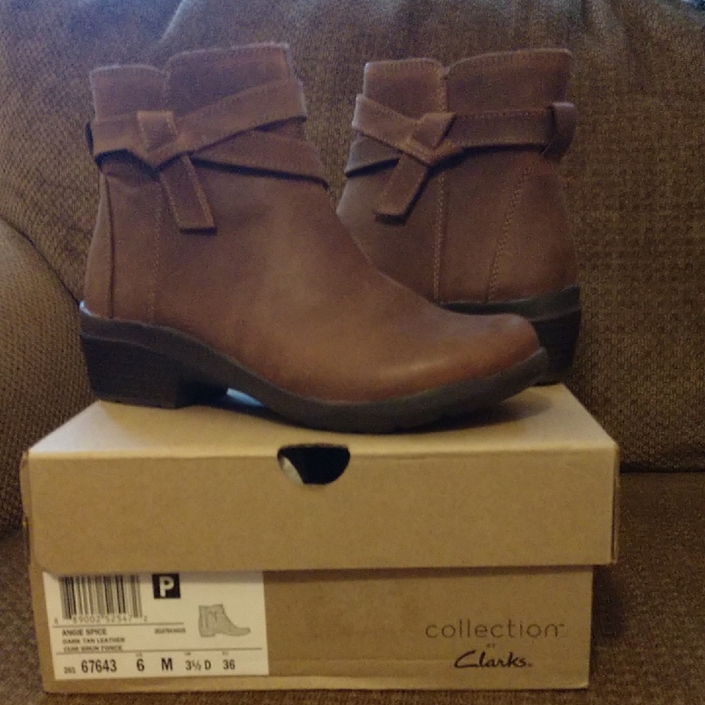 Clarks Women's Tan Ankle Booties